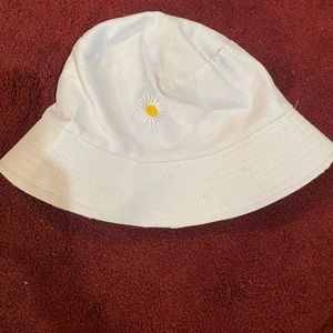 White Bucket Hat w/ flower inside